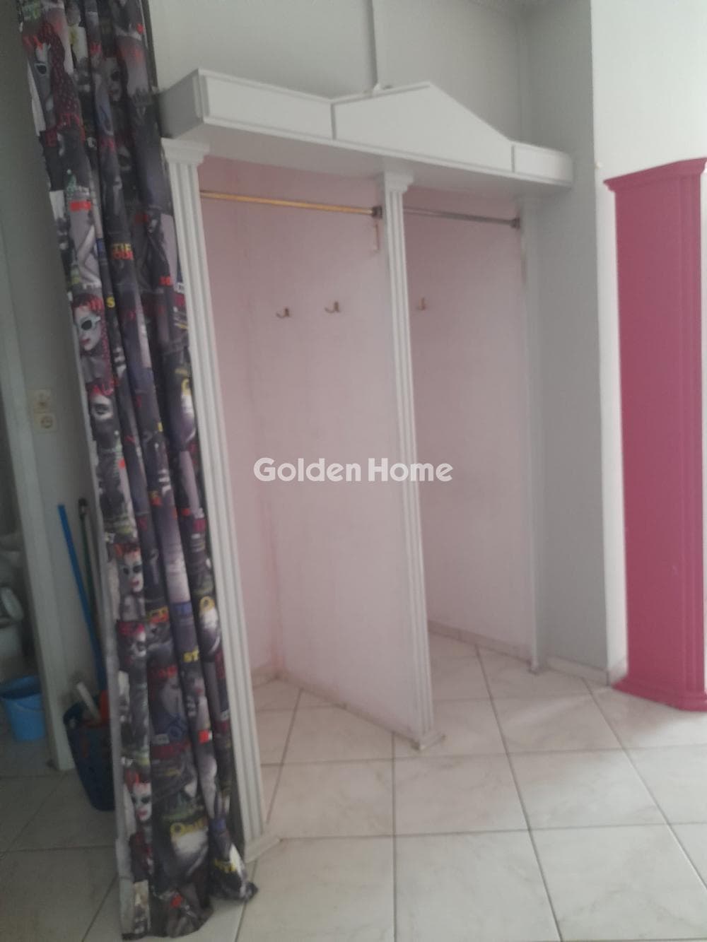 Retail Store in Labrini, Galatsi — Photo 1 of 15