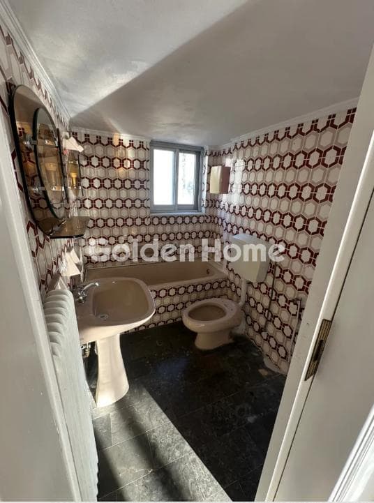 Apartment in Kareas, Vironas — Photo 8 of 8