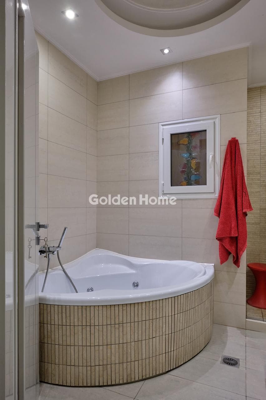 Apartment in Exarcheia, Exarchia - Neapoli — Photo 12 of 21