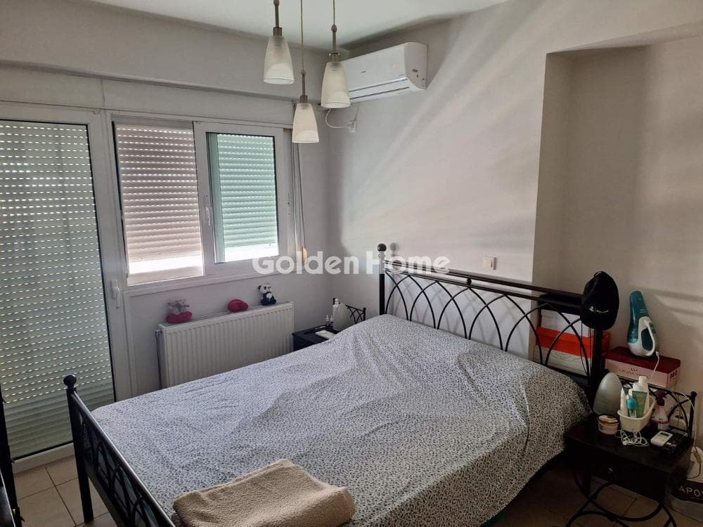 Apartment in Aspra Chomata, Nikaia — Photo 2 of 21