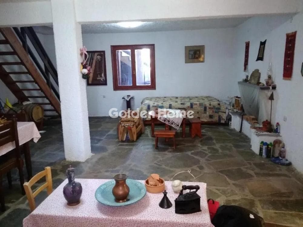 House in Milos, Kalavrita — Photo 2 of 22