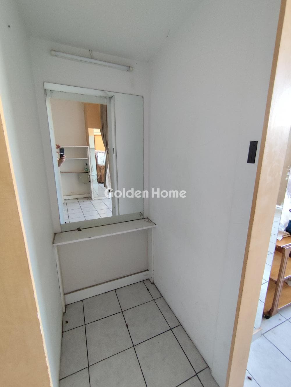 Retail Store in Labrini, Galatsi — Photo 12 of 17