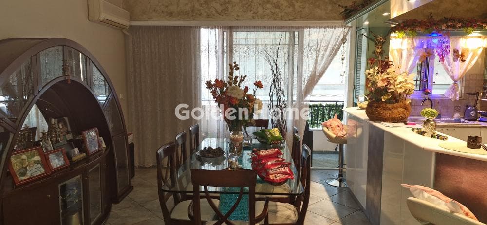 Apartment in Analipsi, Drapetsona — Photo 2 of 11