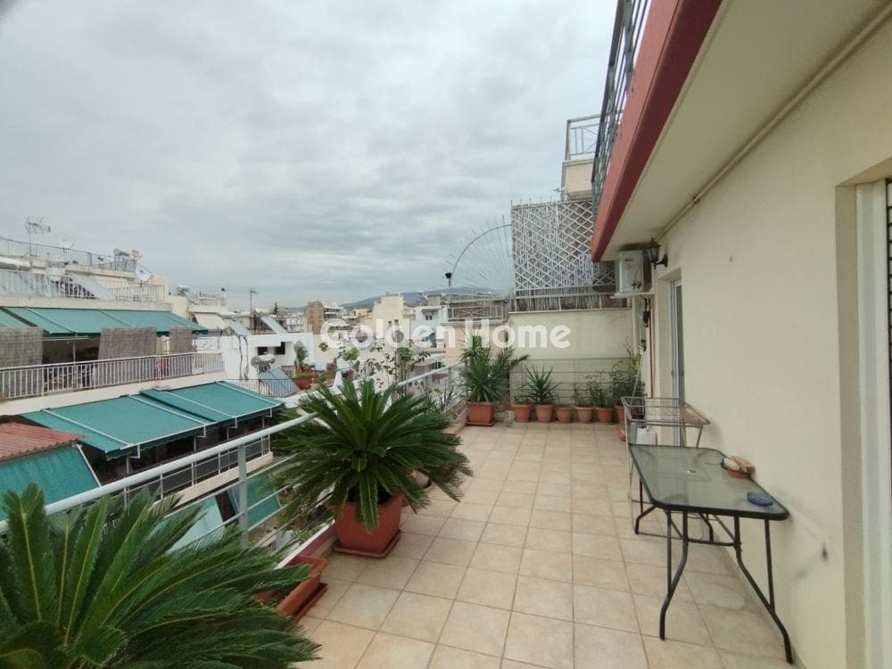 Apartment in Kato Petralona, Petralona — Photo 1 of 17