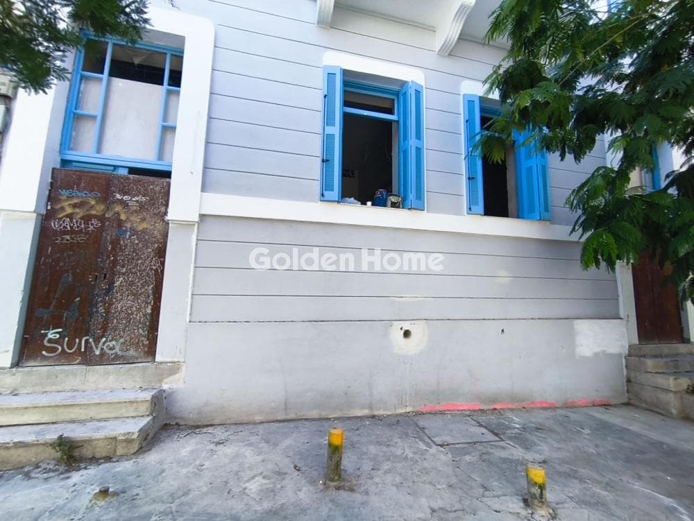 House in Thiseio, Historic Center — Photo 1 of 2