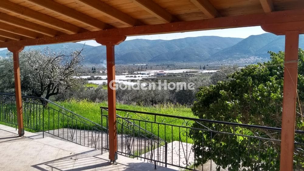 House in Center, Poros — Photo 18 of 20