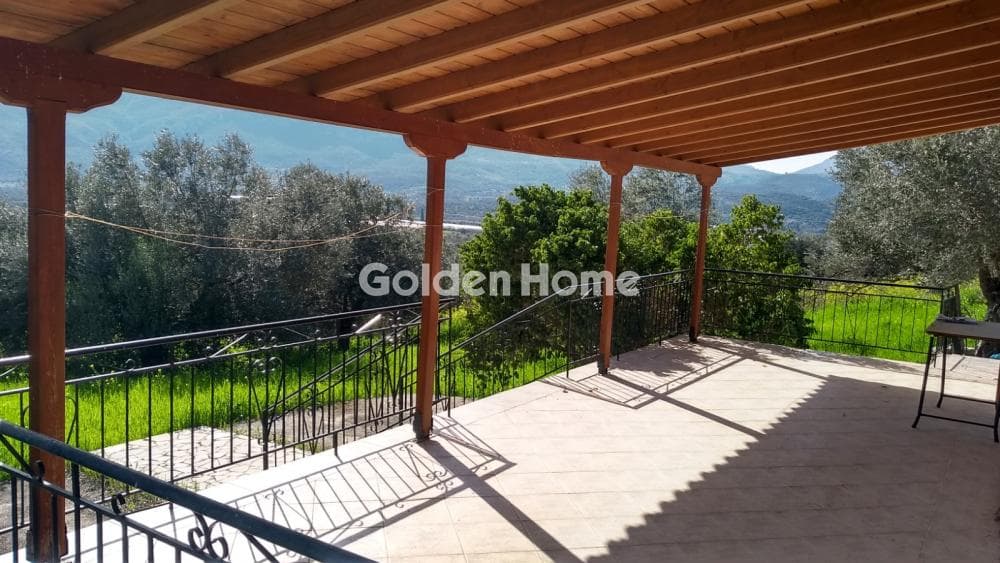 House in Center, Poros — Photo 3 of 20