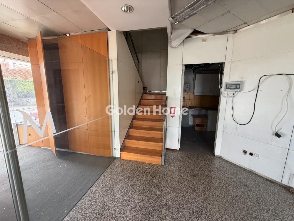 Retail Store in Agios Ioannis Chrisostomos, Nikaia — Photo 25 of 37