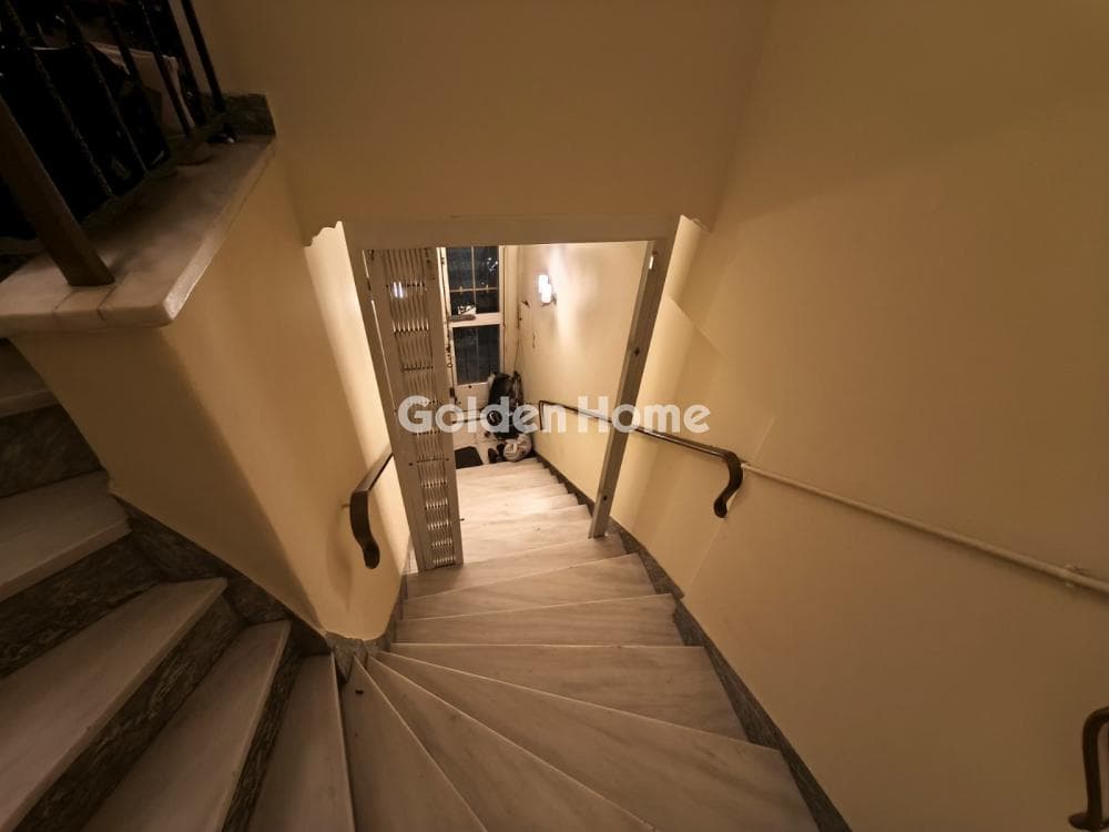Apartment in Agia Sofia, Piraeus — Photo 1 of 14