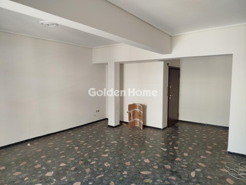 Apartment in Orio Agias Varvaras, Koridallos — Photo 2 of 17