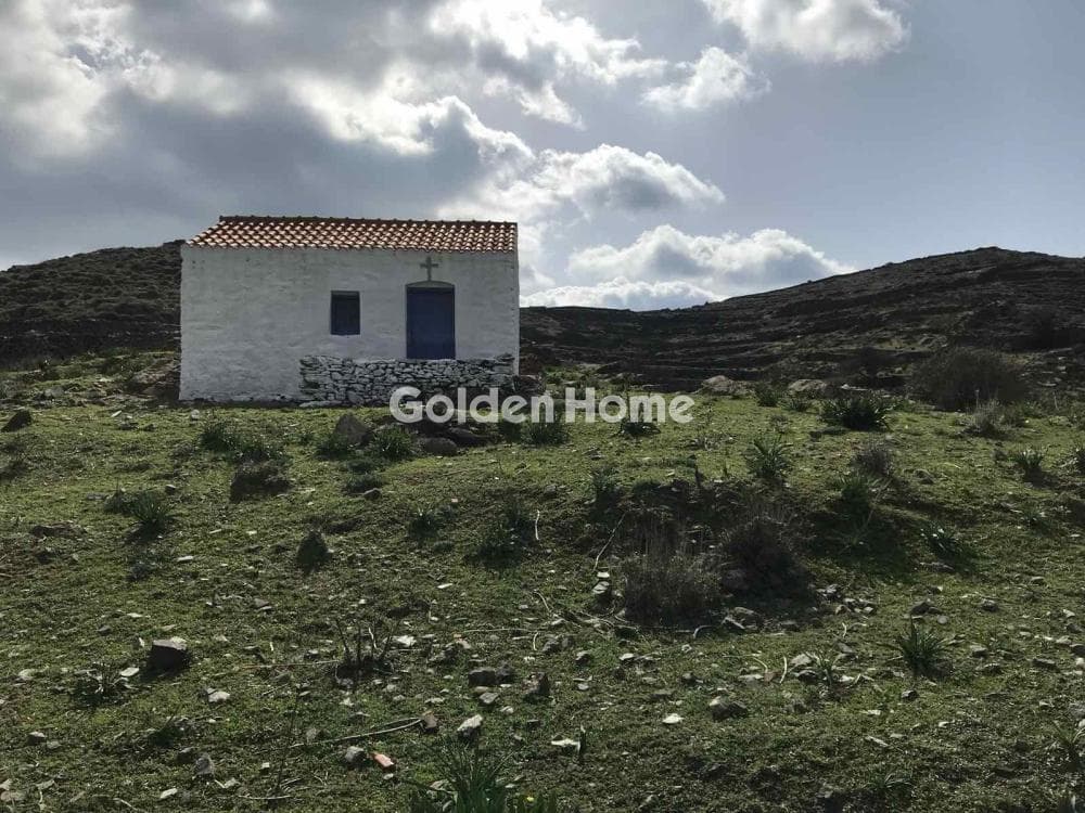 Parcel in Main town - Chora, Kythnos — Photo 2 of 15