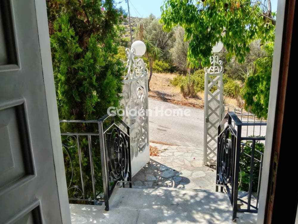 House in Galazia akti, Kalivia Thorikou — Photo 31 of 37