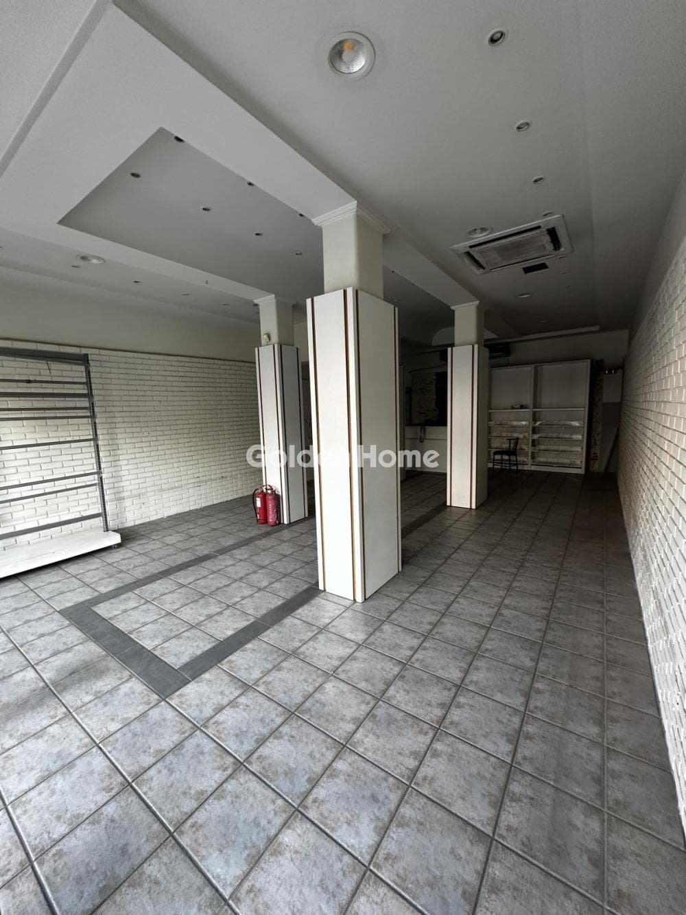 Retail Store in Achladia, Aigaleo — Photo 3 of 12