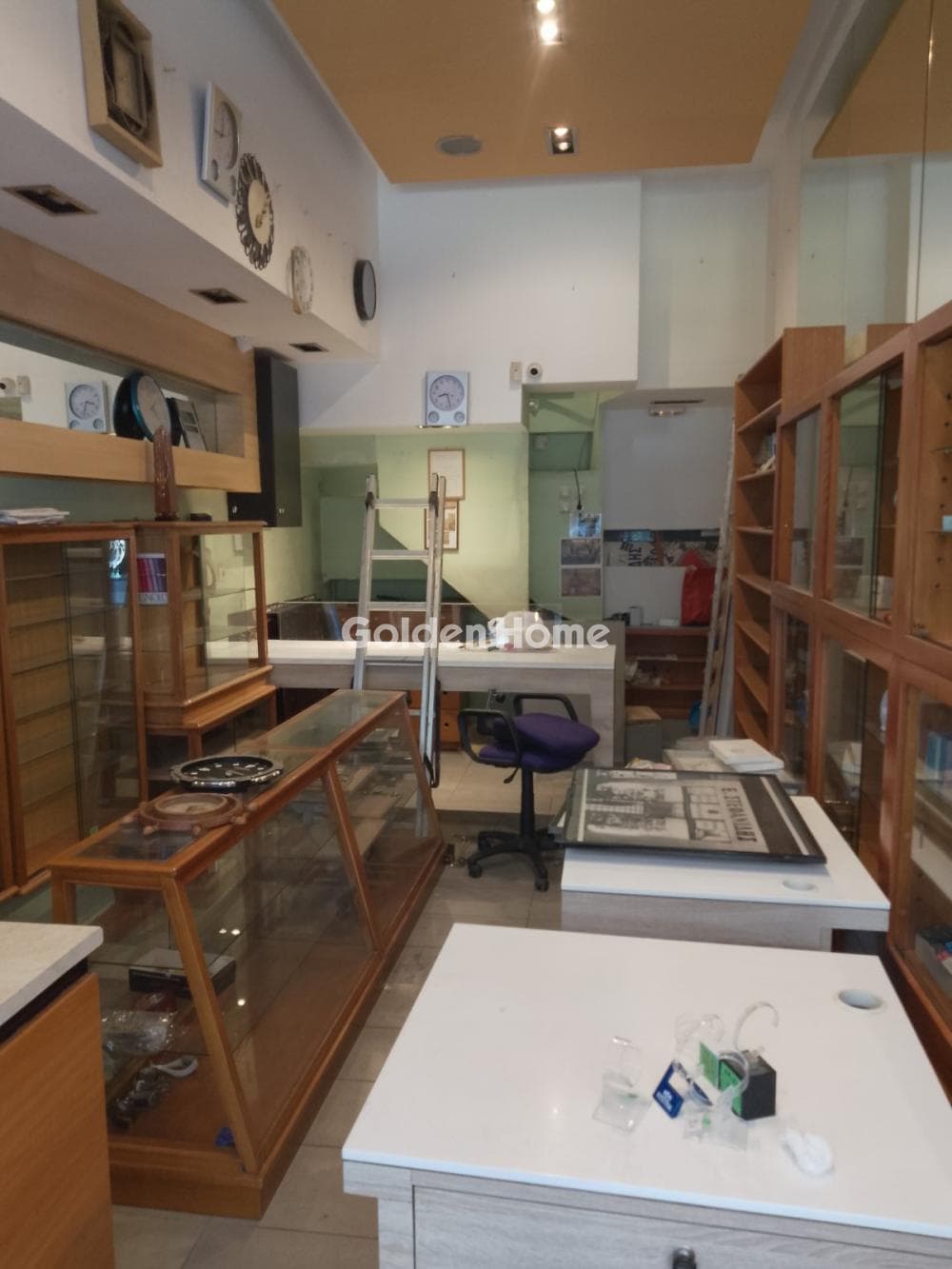 Κατάστημα στην Πλατεία Κάνιγγος, Εξάρχεια - Νεάπολη — Φωτογραφία 1 από 5