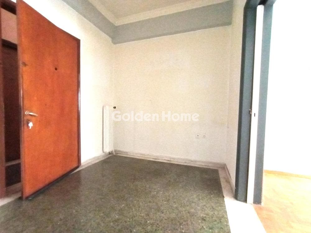Apartment in Politechnioupoli, Zografou — Photo 2 of 13