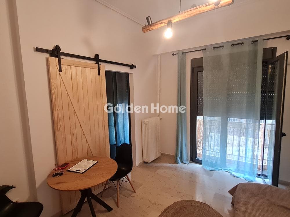 Apartment in Evaggelistria, Piraeus — Photo 1 of 10