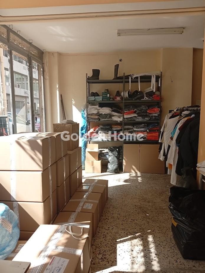 Retail Store in Pigada, Piraeus — Photo 2 of 5