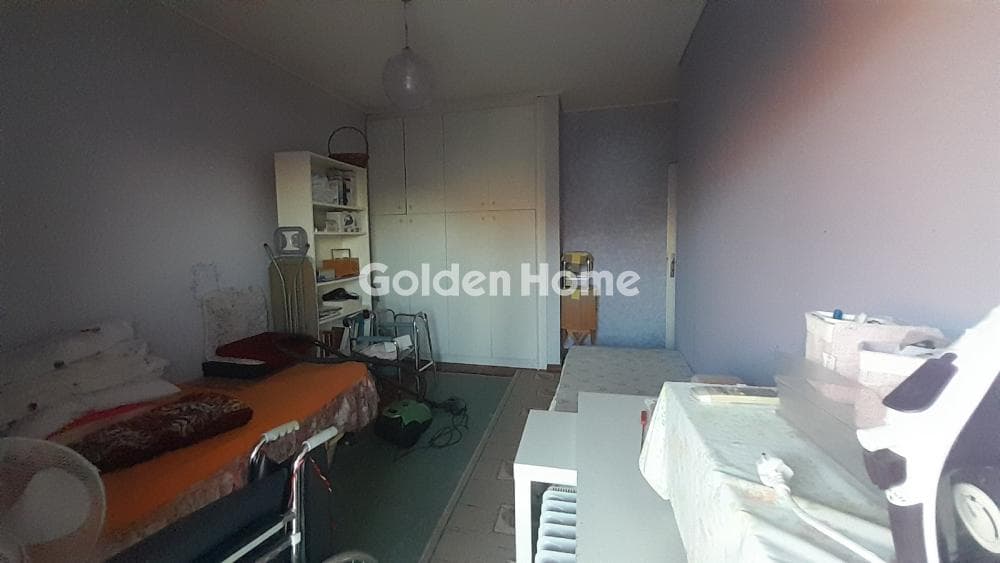 Apartment in Kareas, Vironas — Photo 7 of 13
