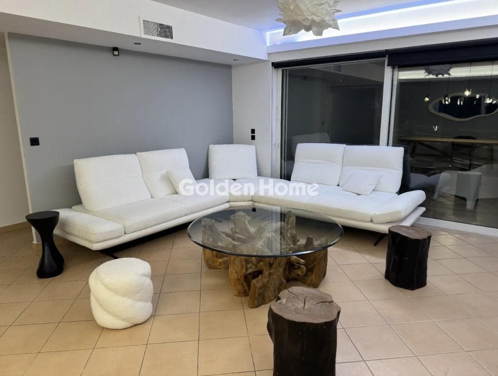 Apartment in Trocadero, Palaio Faliro — Photo 2 of 10