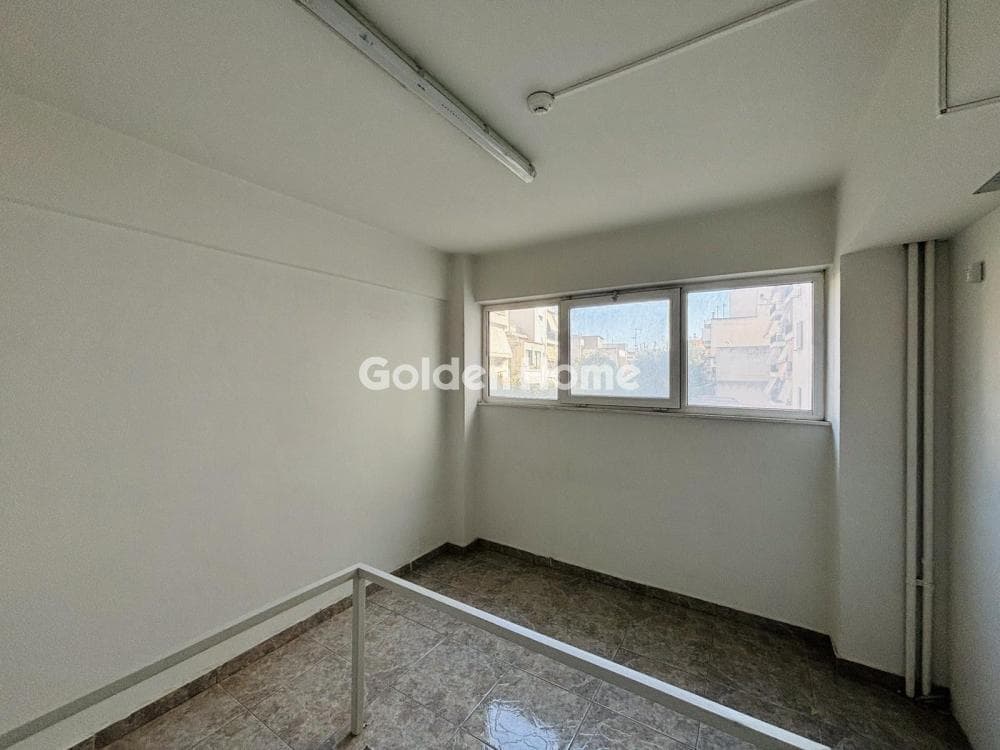 Retail Store in Eleftherias square, Koridallos — Photo 13 of 13