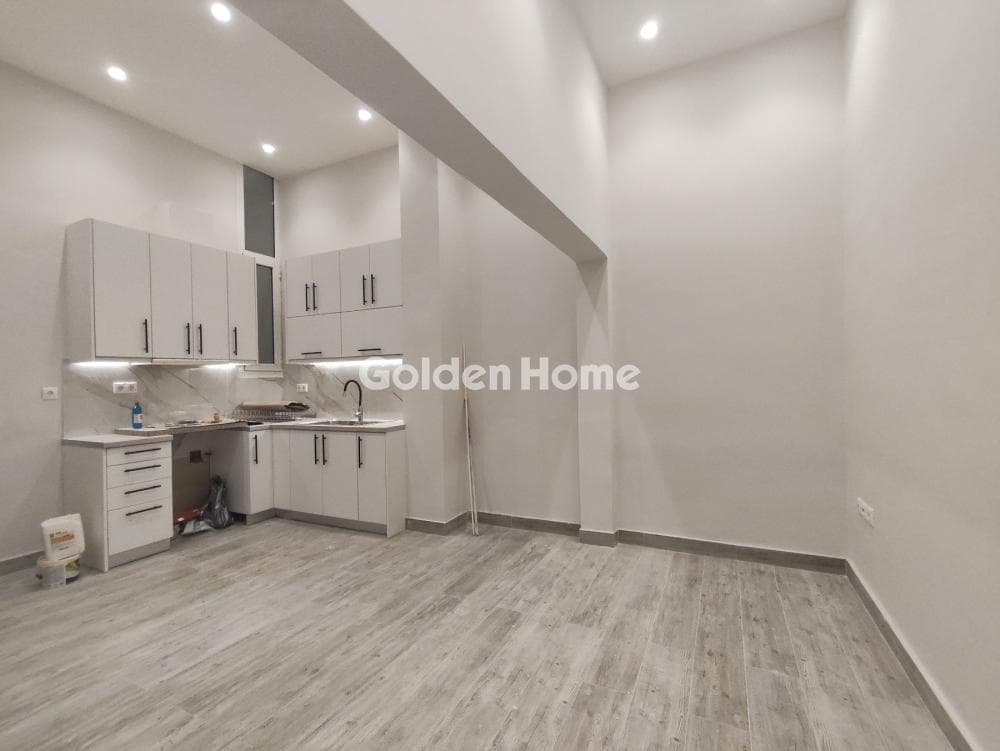 Apartment in Chatzikiriakeio, Piraeus — Photo 1 of 12