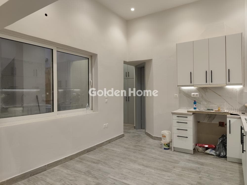 Apartment in Chatzikiriakeio, Piraeus — Photo 4 of 12