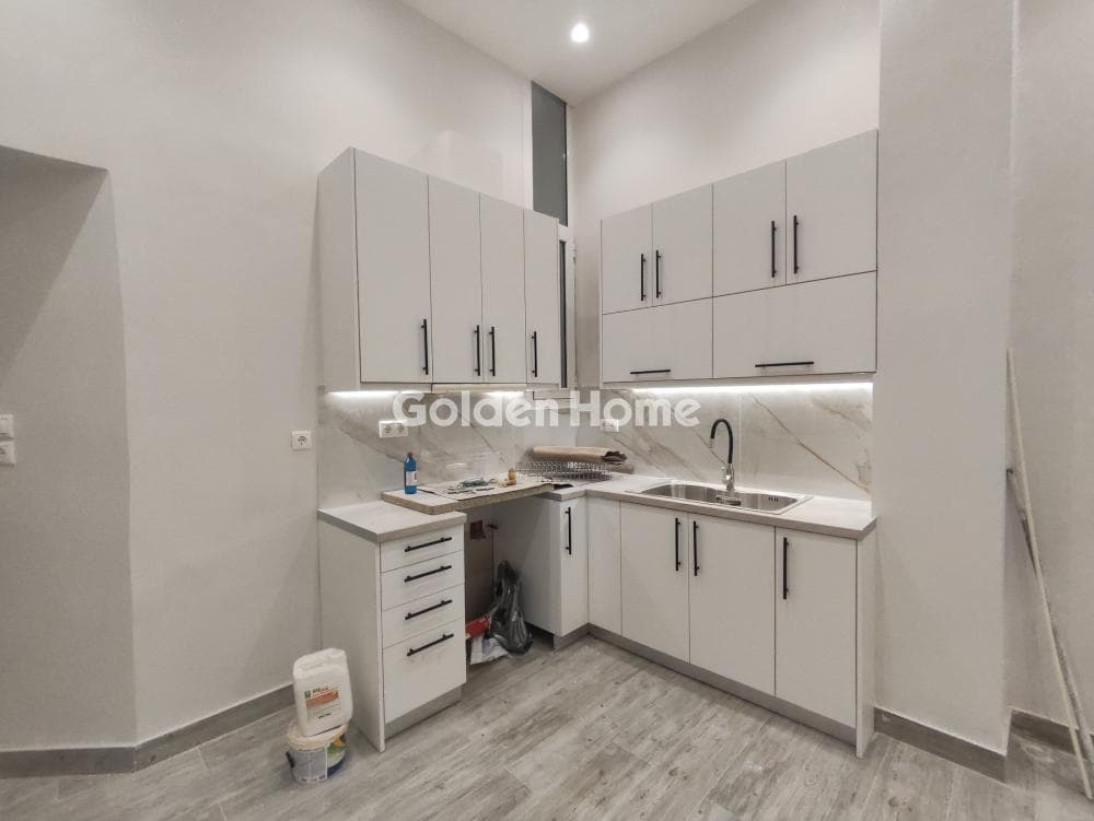 Apartment in Chatzikiriakeio, Piraeus — Photo 3 of 12