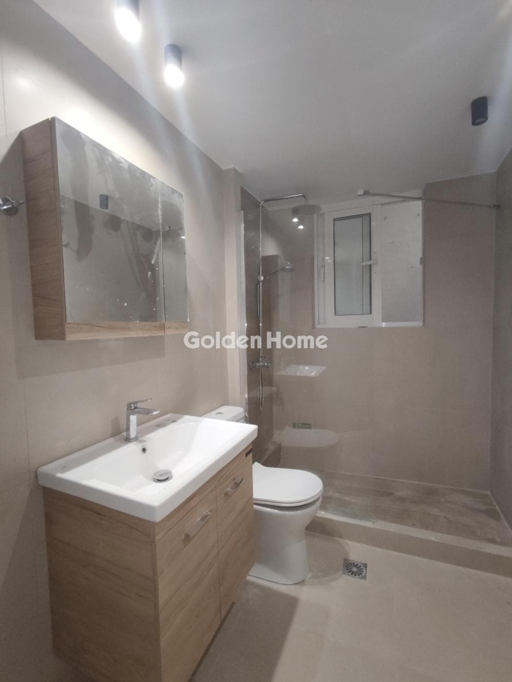 Apartment in Chatzikiriakeio, Piraeus — Photo 11 of 12