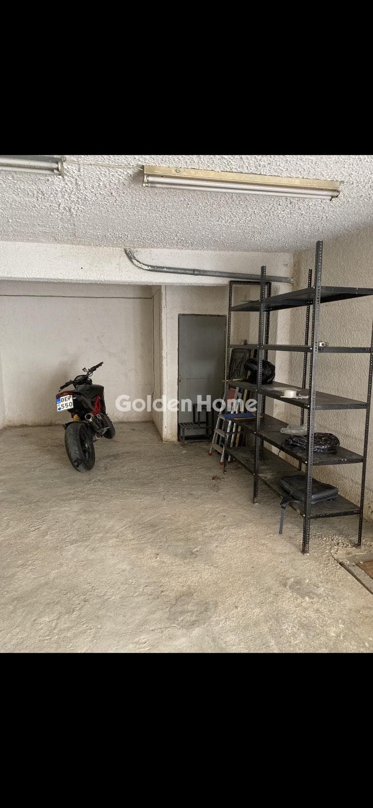Parking Space in Alsos, Nea Ionia — Photo 6 of 10