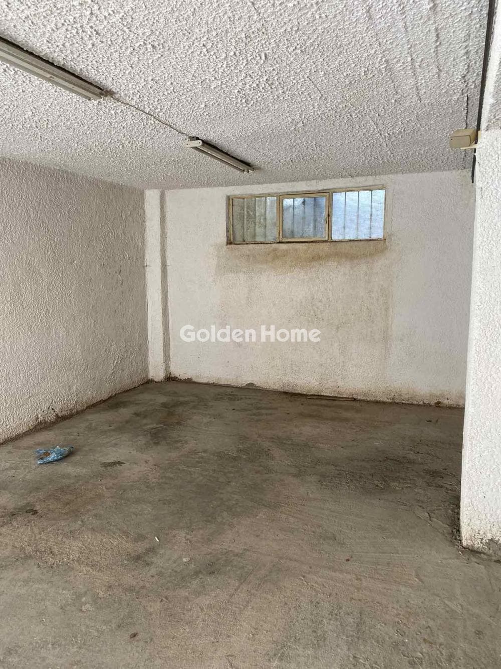 Parking Space in Alsos, Nea Ionia — Photo 7 of 10
