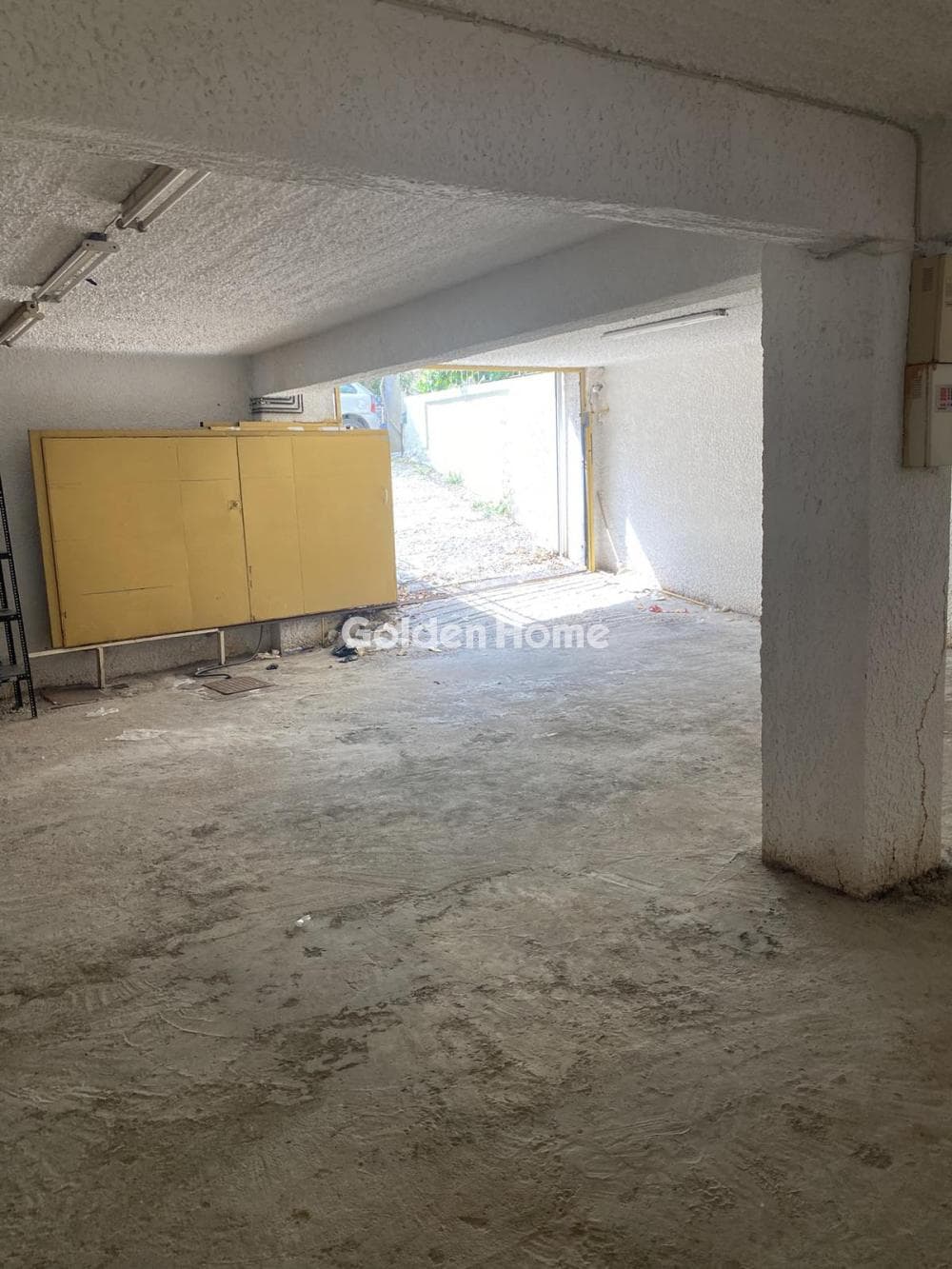 Parking Space in Alsos, Nea Ionia — Photo 8 of 10