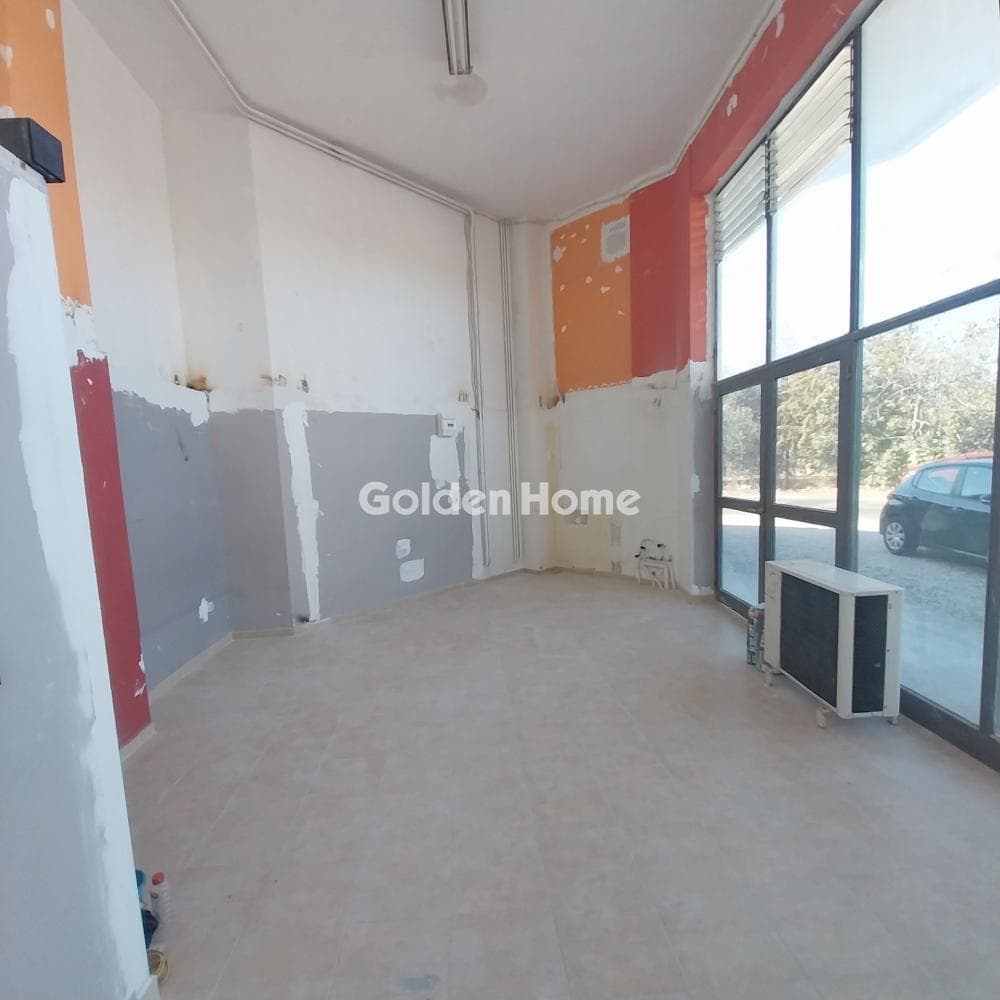 Retail Store in Paradeisos, Agia Paraskevi — Photo 1 of 8