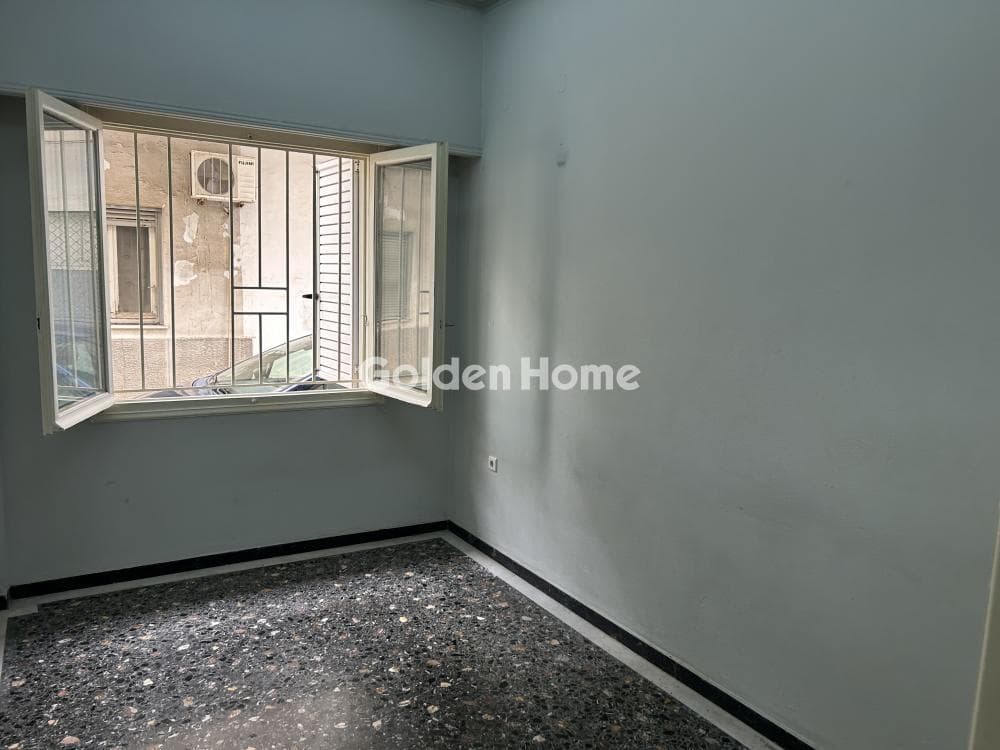Apartment in Lofos Axiomatikon, Peristeri — Photo 2 of 18