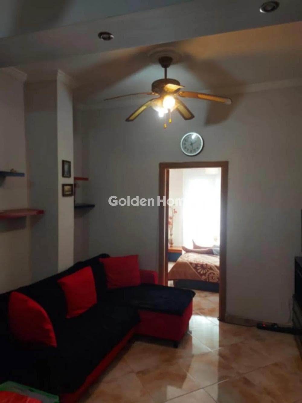 Apartment in Kaminia, Piraeus — Photo 2 of 11