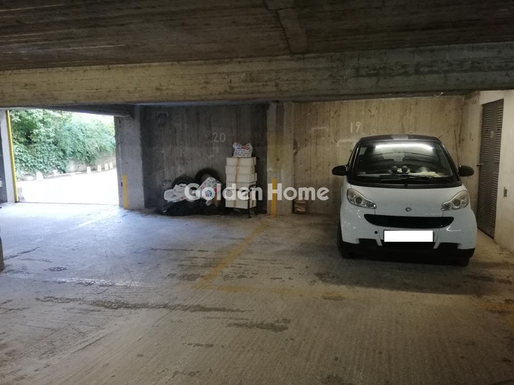 Χώρος Στάθμευσης στην Άγιος Ιωάννης, Αγία Παρασκευή — Φωτογραφία 2 από 13