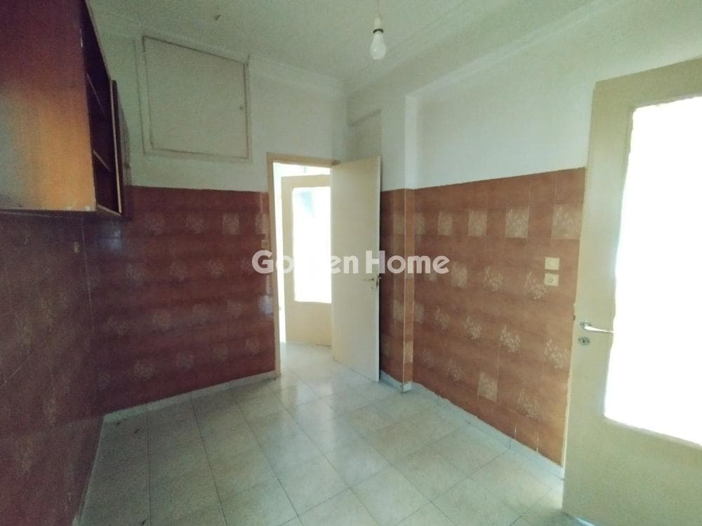 Apartment in Agios Antonios, Peristeri — Photo 1 of 7