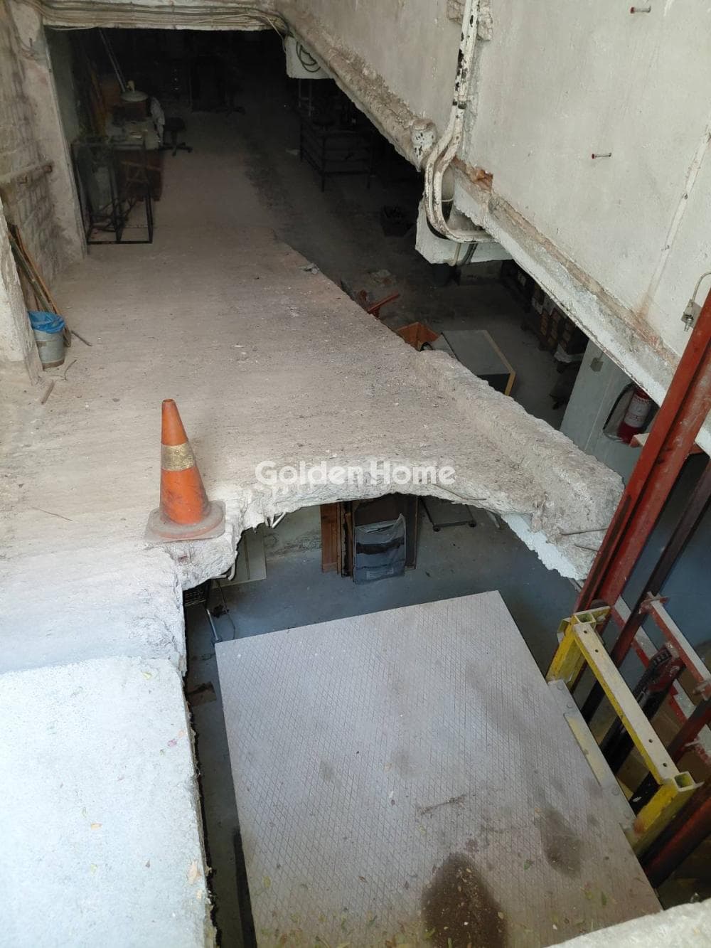 Parking Space in Lofos Sikelias, Neos Kosmos — Photo 14 of 42