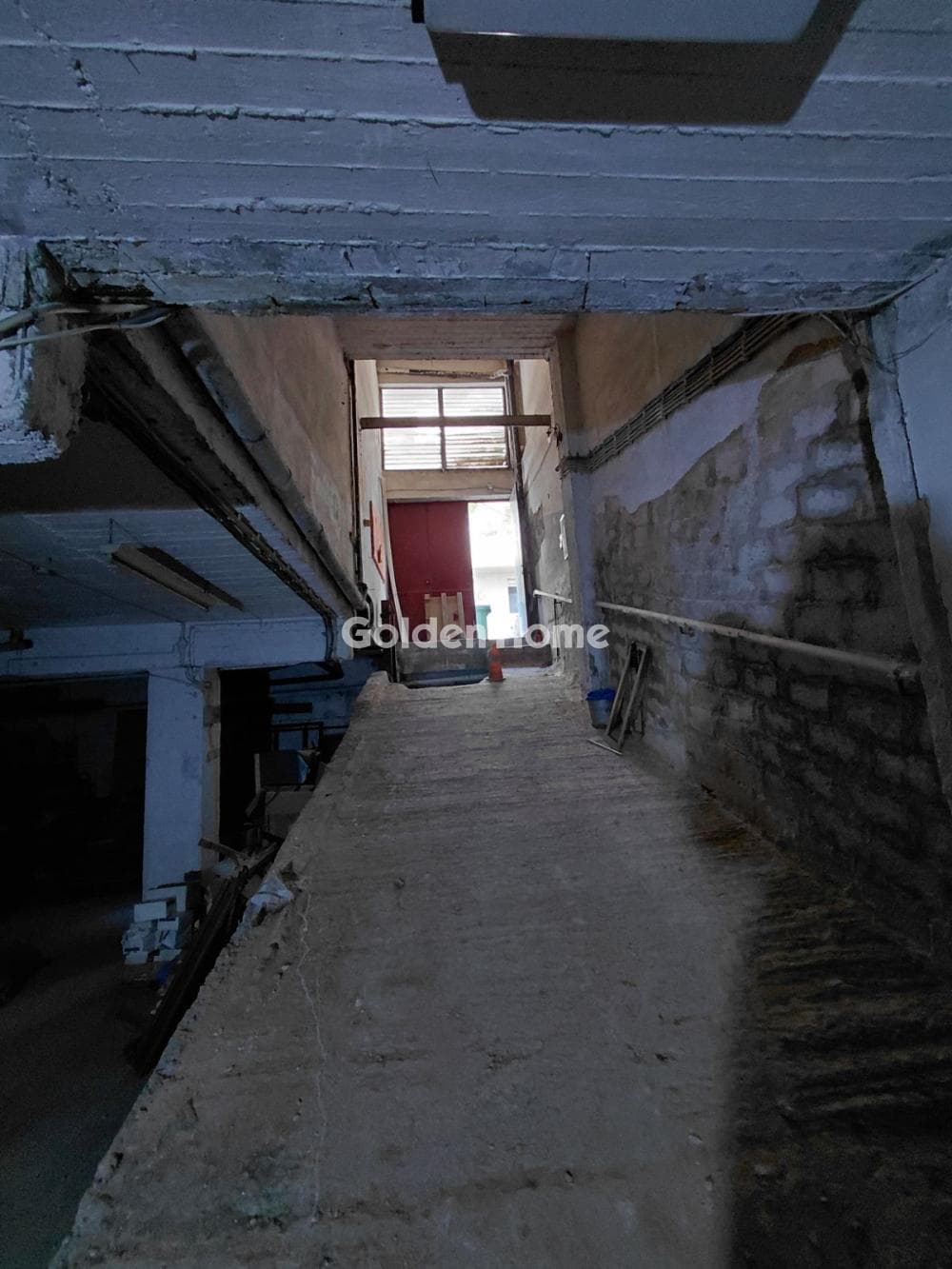 Parking Space in Lofos Sikelias, Neos Kosmos — Photo 27 of 42