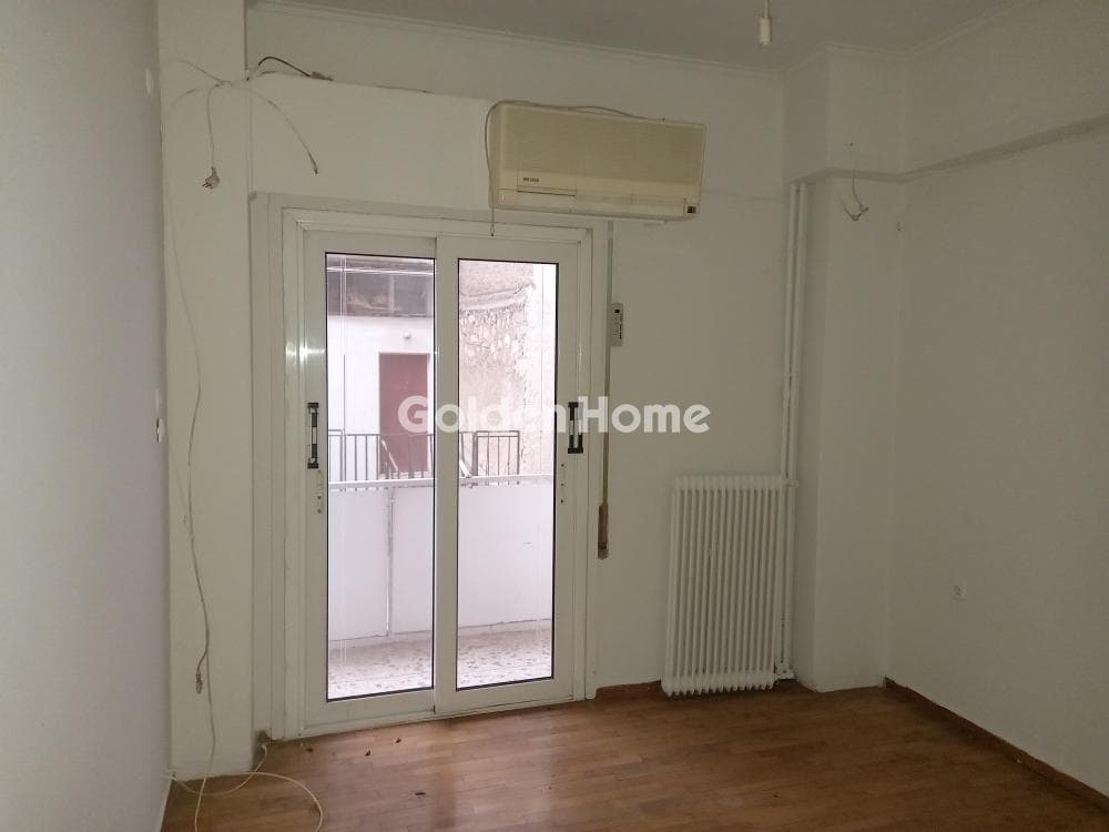 Apartment in Center, Tavros — Photo 7 of 12