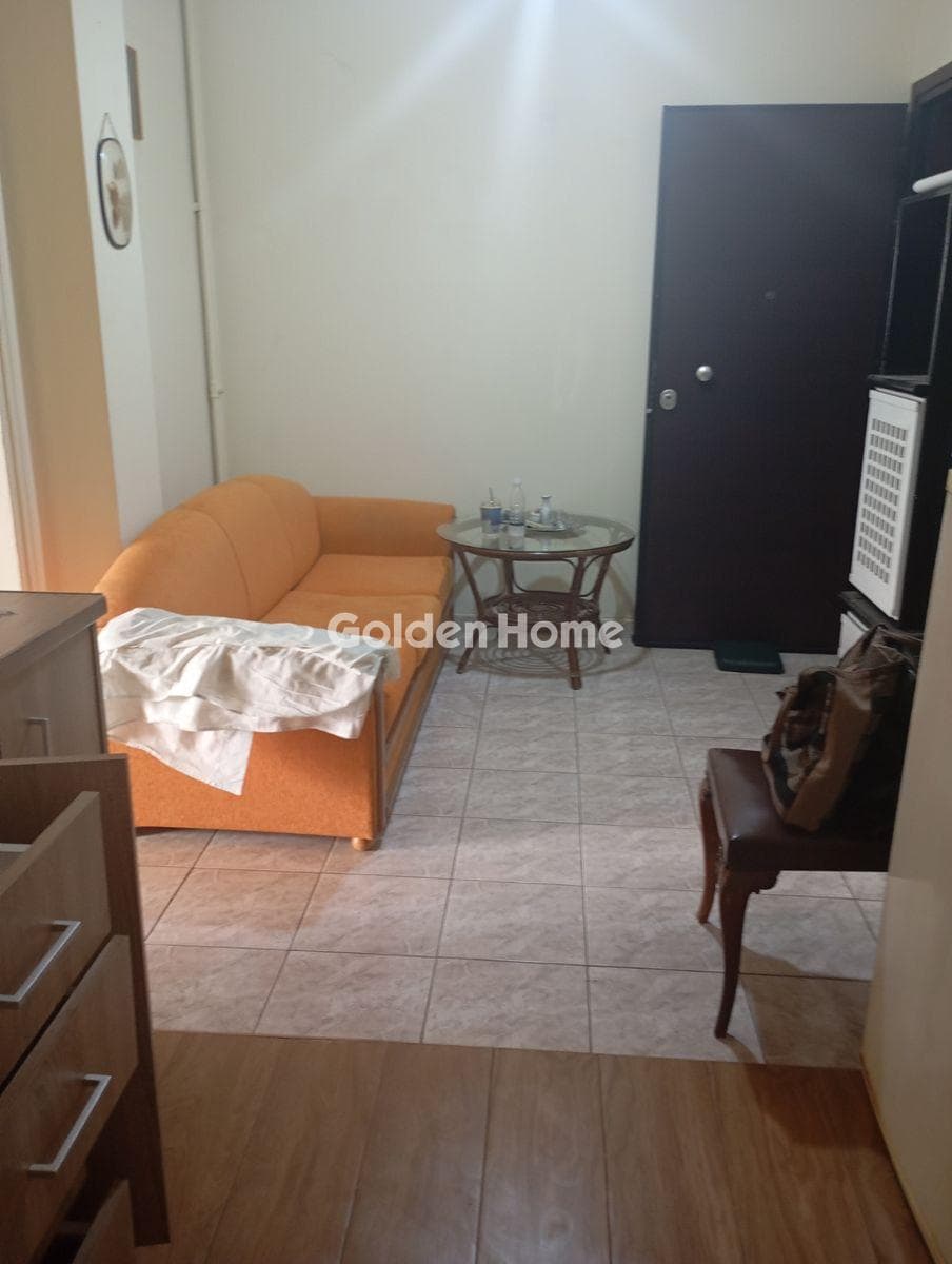 Apartment in Plateia Koliatsou, Patision - Acharnon — Photo 1 of 14