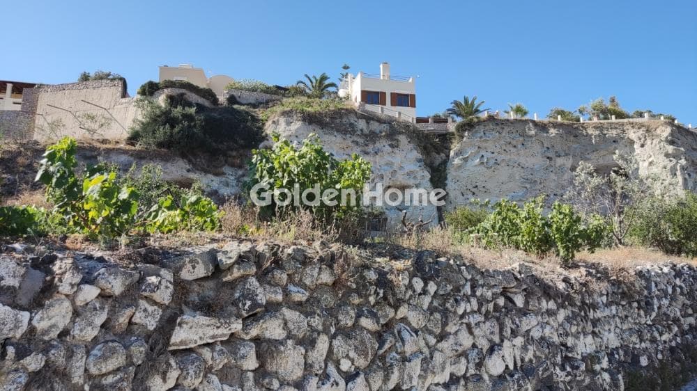 Building Plot in Thira, Santorini — Photo 3 of 3