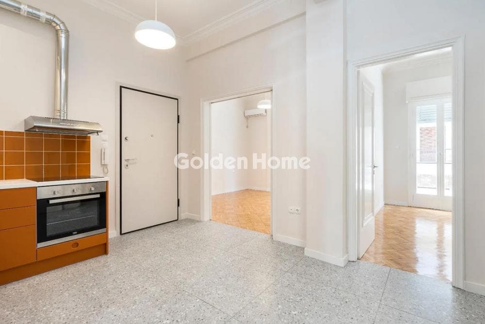 Apartment in Politechnioupoli, Zografou — Photo 1 of 20