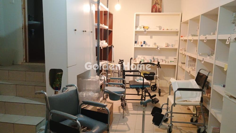 Retail Store in Center, Oreokastro — Photo 14 of 15