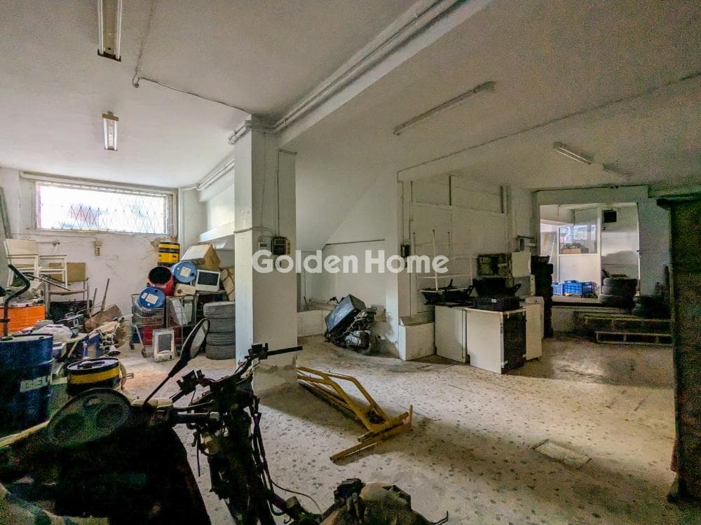 Αποθήκη στην Πλατεία Ελευθερίας, Κορυδαλλός — Φωτογραφία 1 από 7
