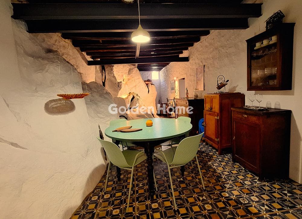 House in Moni Profiti Ilia, Hydra — Photo 1 of 80