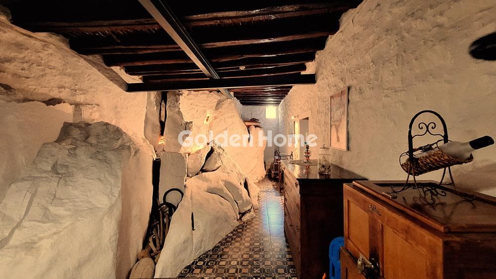 House in Moni Profiti Ilia, Hydra — Photo 2 of 80