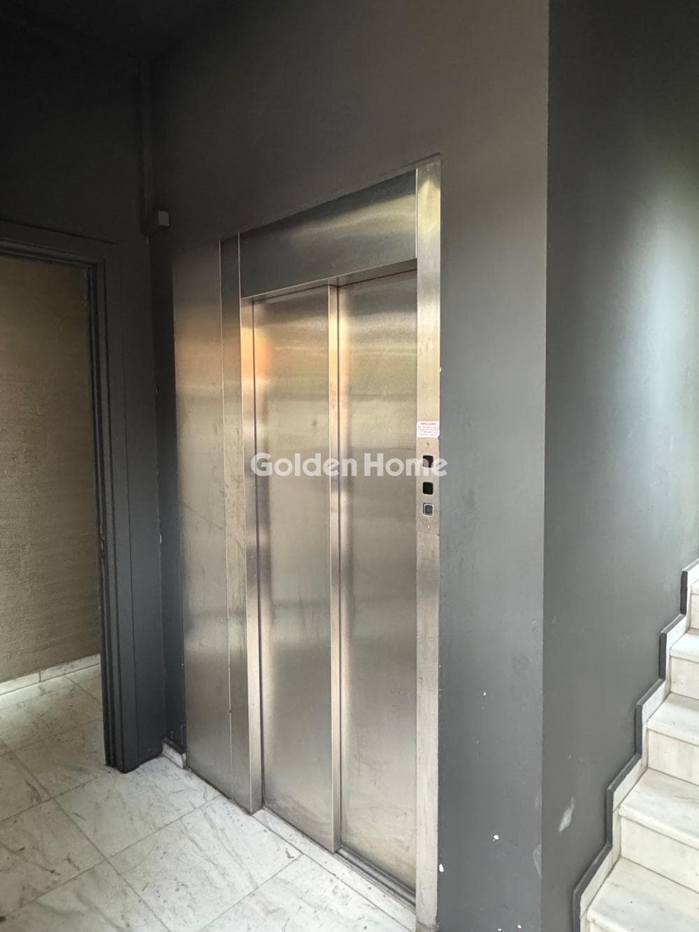 Retail Store in Zirineio, Kifisia — Photo 9 of 10