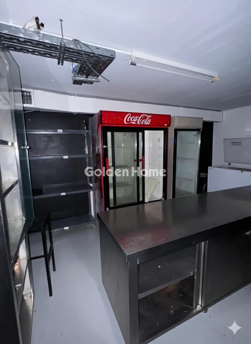 Retail Store in Zirineio, Kifisia — Photo 10 of 10