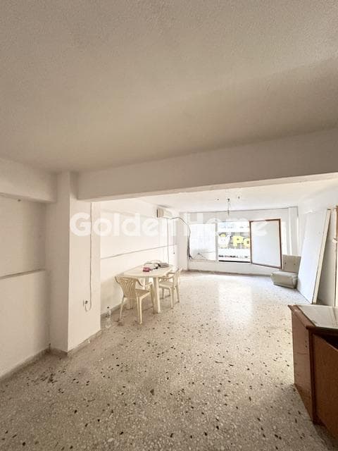 Retail Store in Plateia Davaki, Kalithea — Photo 9 of 11