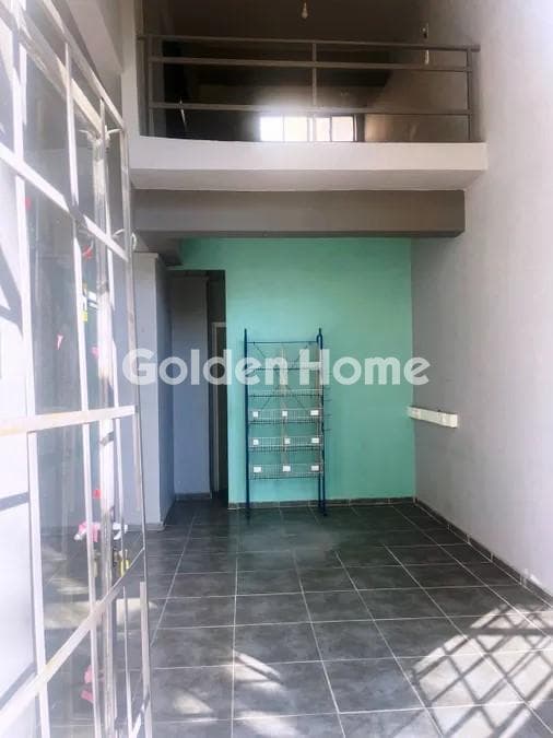 Retail Store in Plateia Ntavari, Palaio Faliro — Photo 1 of 5